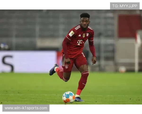 足球巨星的日常训练与生活揭秘：从赛场到幕后的一天全纪录